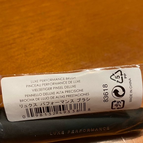 Bareminerals Luxe Performance Brush - Picture 6 of 9